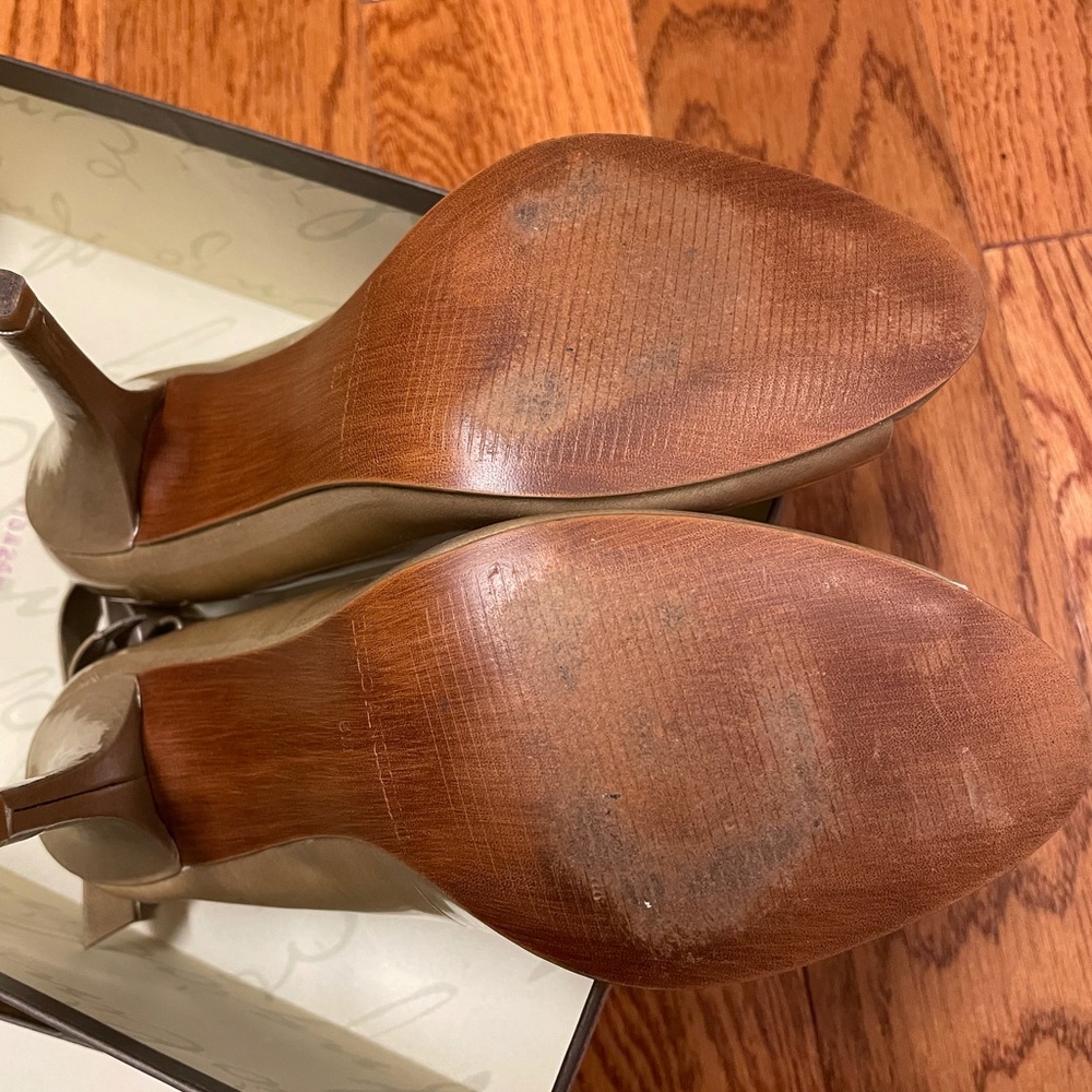 Heels - Picture 9 of 9
